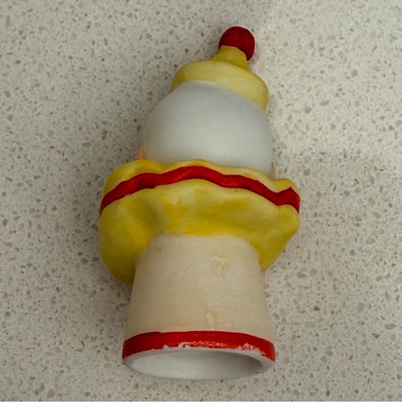 Vintage Enesco Clown Ceramic Thimble Red and Yellow 1987 1980s 80s Retro - Picture 7 of 10
